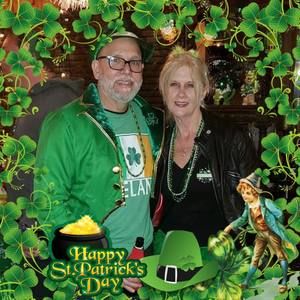 Meet your Posher, Dee